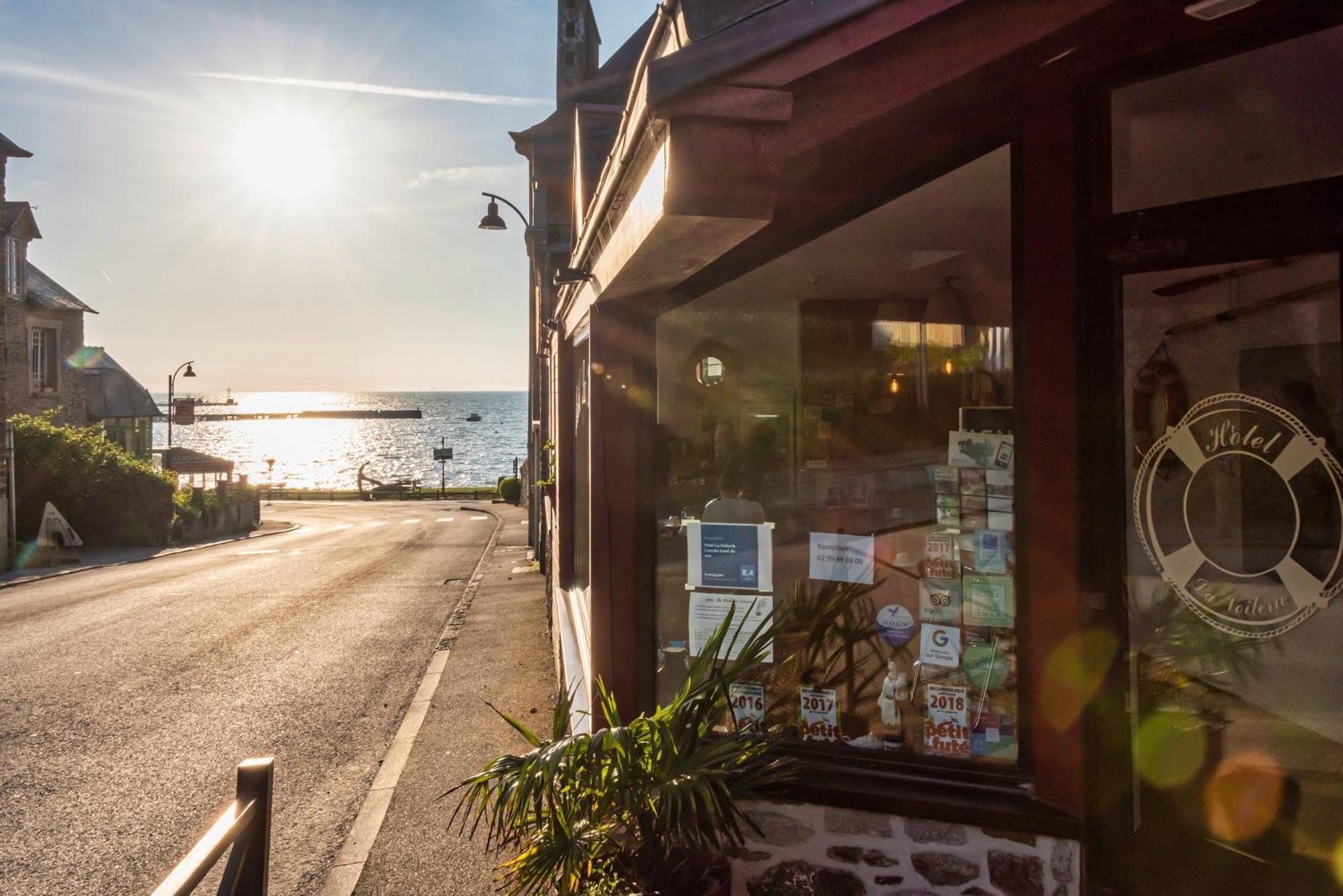 Hotel La Voilerie Cancale Bord De Mer Exterior foto